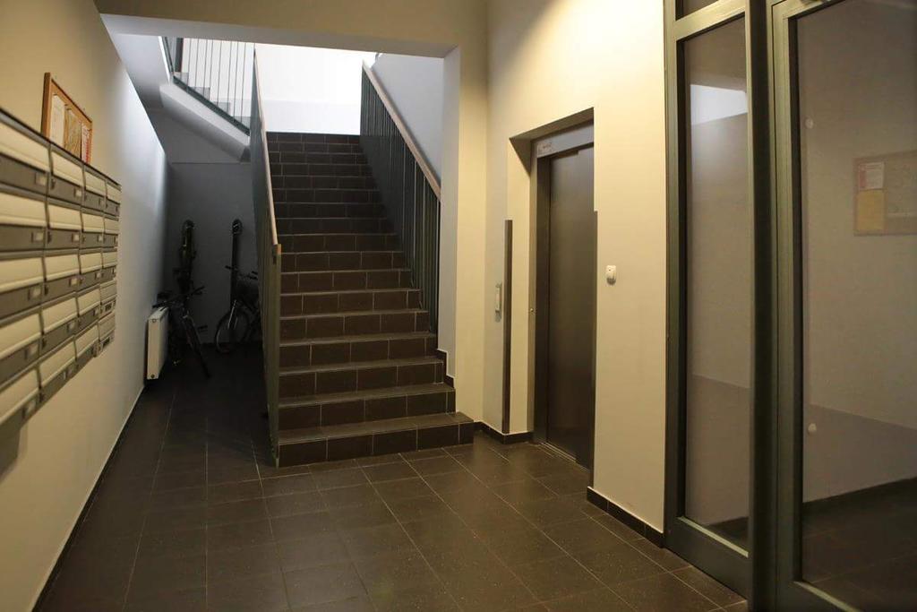 35 négyzetméteres stúdió Apartman 1 fürdőszobával Poznan Városközpont területén Kültér fotó